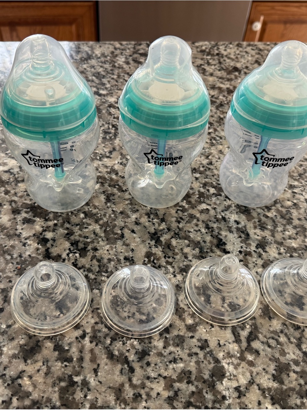 Lot of 3 Tommee tippee bottles with 4 nipples